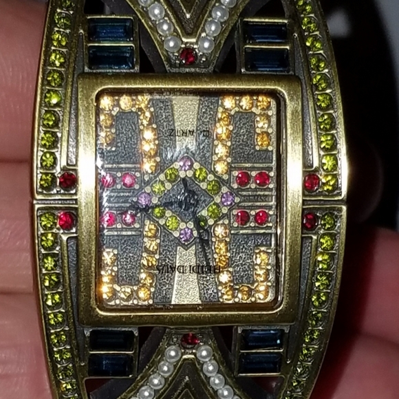 Heidi Daus hinge cuff watch - Picture 3 of 6